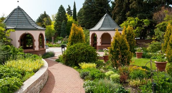 Romantic Gardens
