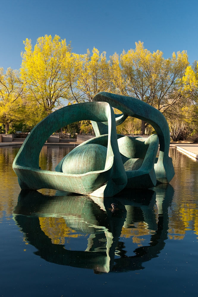 Henry Moore, "Hill Arches," 1973. © The Henry Moore Foundation. All Rights Reserved, DACS 2021 / www.henry-moore.org