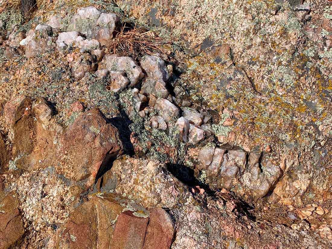 Quartz, granite and sandstone on Storm Mountain, Colorado
