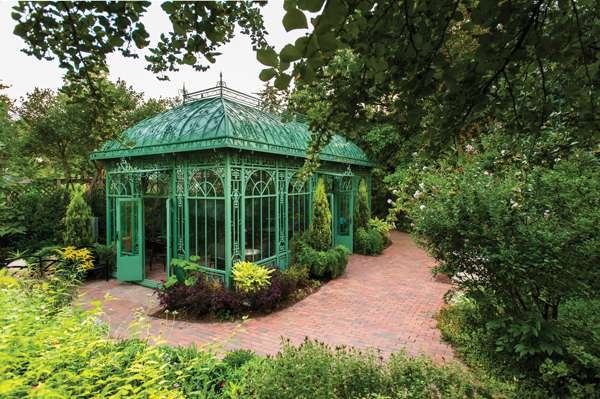 View of the solarium from the outside
