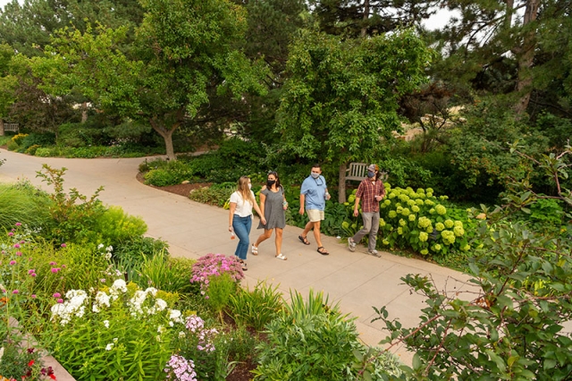 friends in gardens