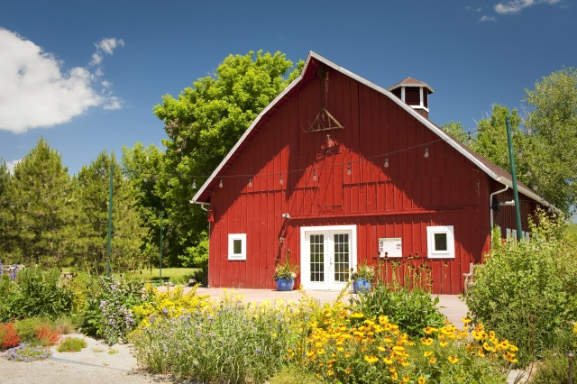 Image of a barn at Chatfield Farms